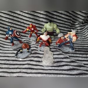 7 piece Set Disney Infinity 2.0 Character Marvel + Crystal